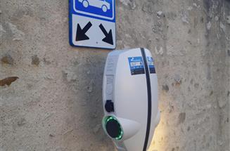 Electrical recharging stations - Hôtel le Domaine des Thomeaux